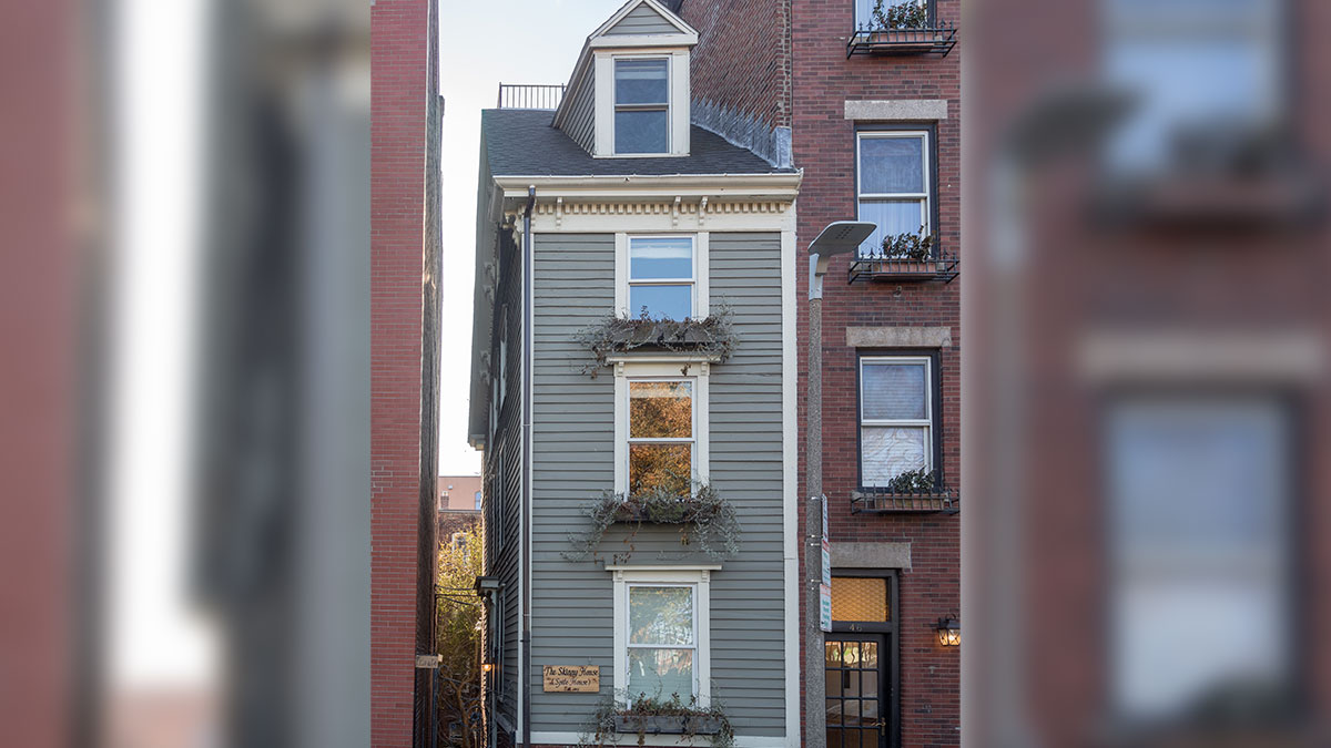 Boston’s famous ‘Skinny House’ goes up for sale