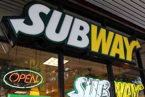 Muere Peter Buck, co-fundador de Subway, a los 90 años