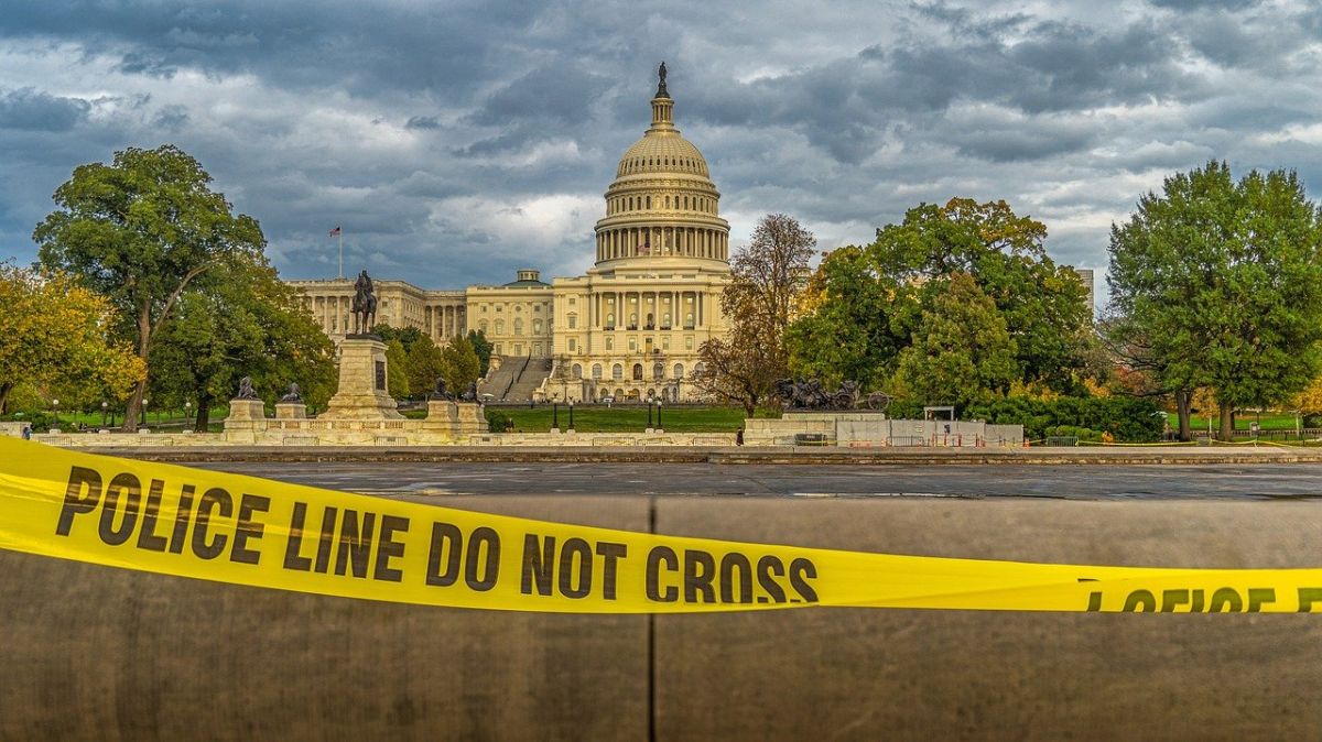 Police were acquitted for causing the death of a Trump supporter who promoted the seizure of the Capitol in January Police were acquitted for causing the death of a Trump supporter who promoted the seizure of the Capitol in January