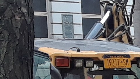 Obreros reparando una calle en NYC.