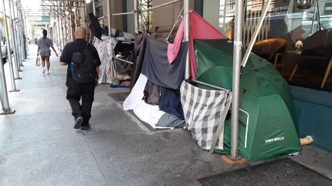 Más indigencia en una ciudad de alquileres impagables para muchos.
