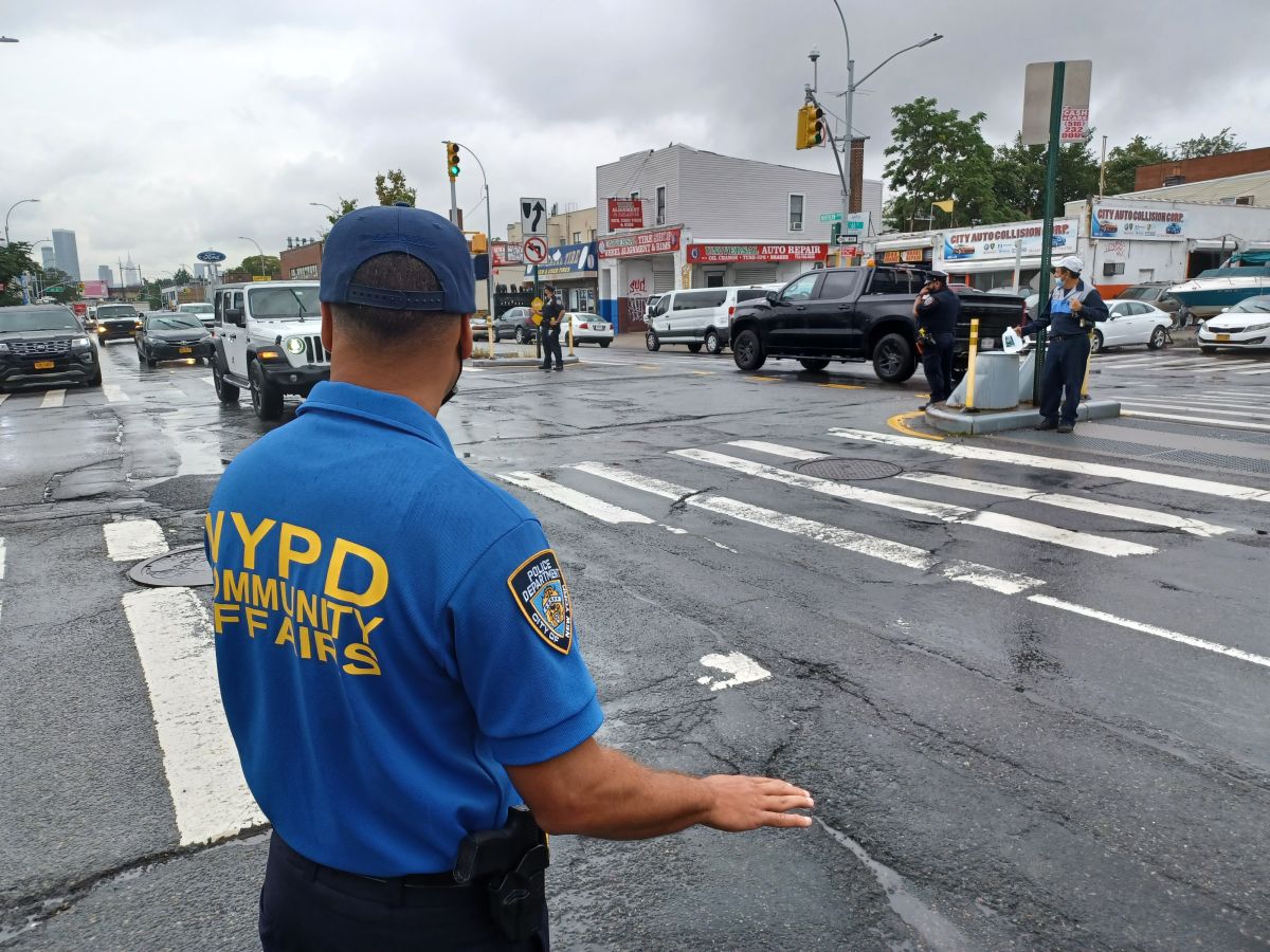 En Northern Bulevar en Queens instalaron un dispositivo de cámaras para detectar infractores al volante.