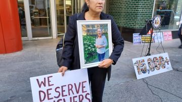 La puertorriqueña Aide Paveí perdió a su madre en un centro de rehabilitación en el Alto Manhattan el pasado abril 2020. Hoy pide justicia.