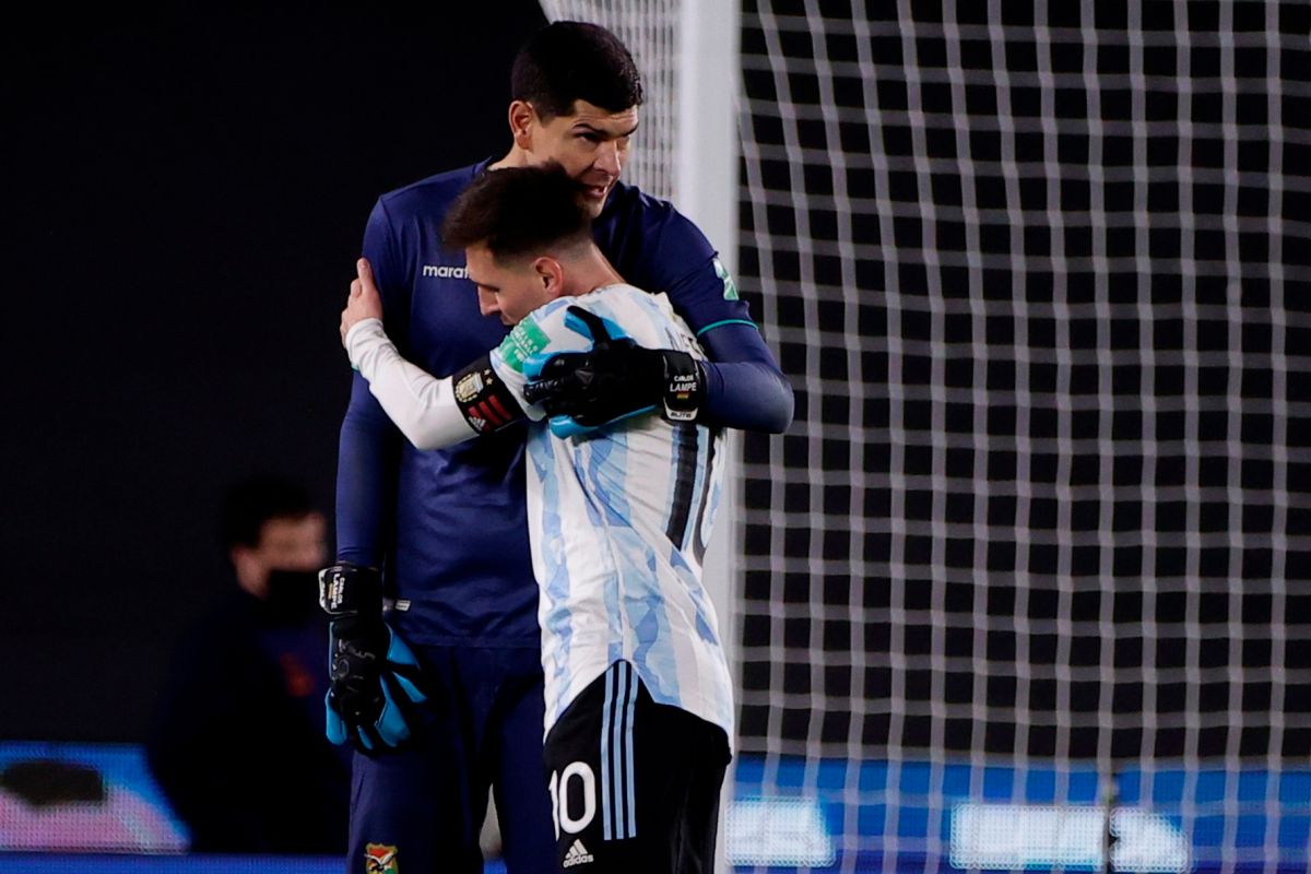 The tears of a new king: Lionel Messi burst into tears the night he surpassed the mythical Pelé The tears of a new king: Lionel Messi burst into tears the night he surpassed the mythical Pelé