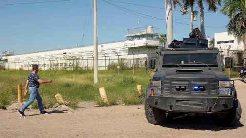 Una riña en penal al noroeste de México deja tres muertos y un herido