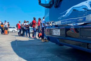 El "autobús de la esperanza", la última etapa en el periplo de los haitianos
