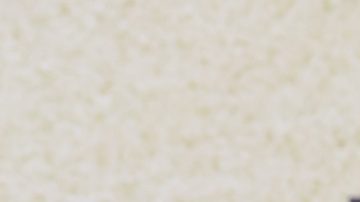 Chiquis Rivera menea las boobies con un top de birllatina frente a un espejo.