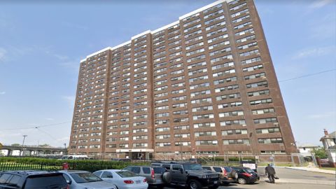 Edificio Queens 331 de la calle Beach 32 en Far Rockaway