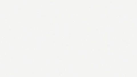 Ángela Aguilar asegura su cabello.