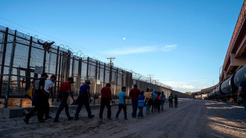 Migrantes en Río Grande, Texas