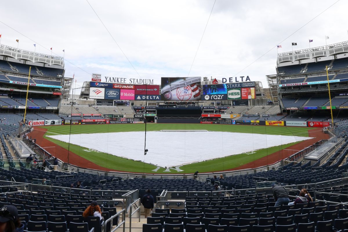 An unexpected hero: New York Yankees narrator saved the life of his colleague who was trapped in his car by the floods