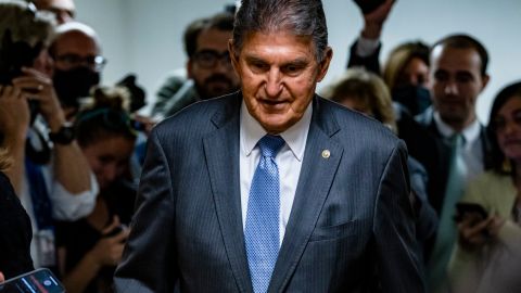 El senador Joe Manchin complica la agenda a los demócratas en el Senado.