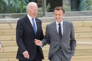 UE espera retomar confianza con EE.UU. tras llamada entre Biden y Macron