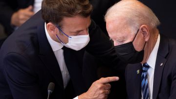 Joe Biden junto a Macron