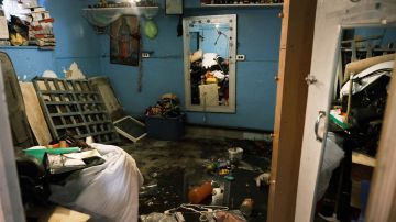 Un apartamento en un sótano, en Queens, muestra los daños causados por las inundaciones provocadas por las lluvias sin precedentes causadas por el ciclón tropical.