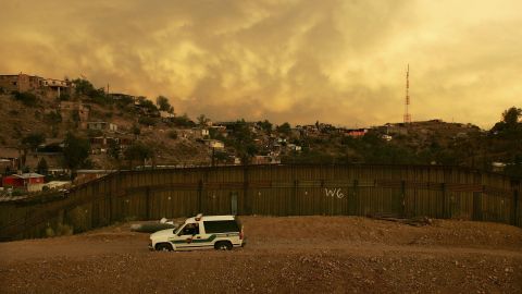 La frontera entre México y Estados Unidos por la zona de Nogales, Arizona.