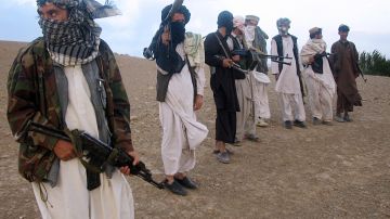 Talibanes conquistando Afganistán