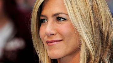 Ahora puedes tener el cabello como la actriz de Friends, Jennifer Aniston: sacó un poderoso desenredante.