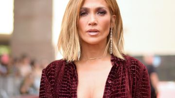 Sin maquillaje, Jennifer Lopez mostró a sus fans qué usa en la cara para lograr su "Glow" después de ejercitarse.