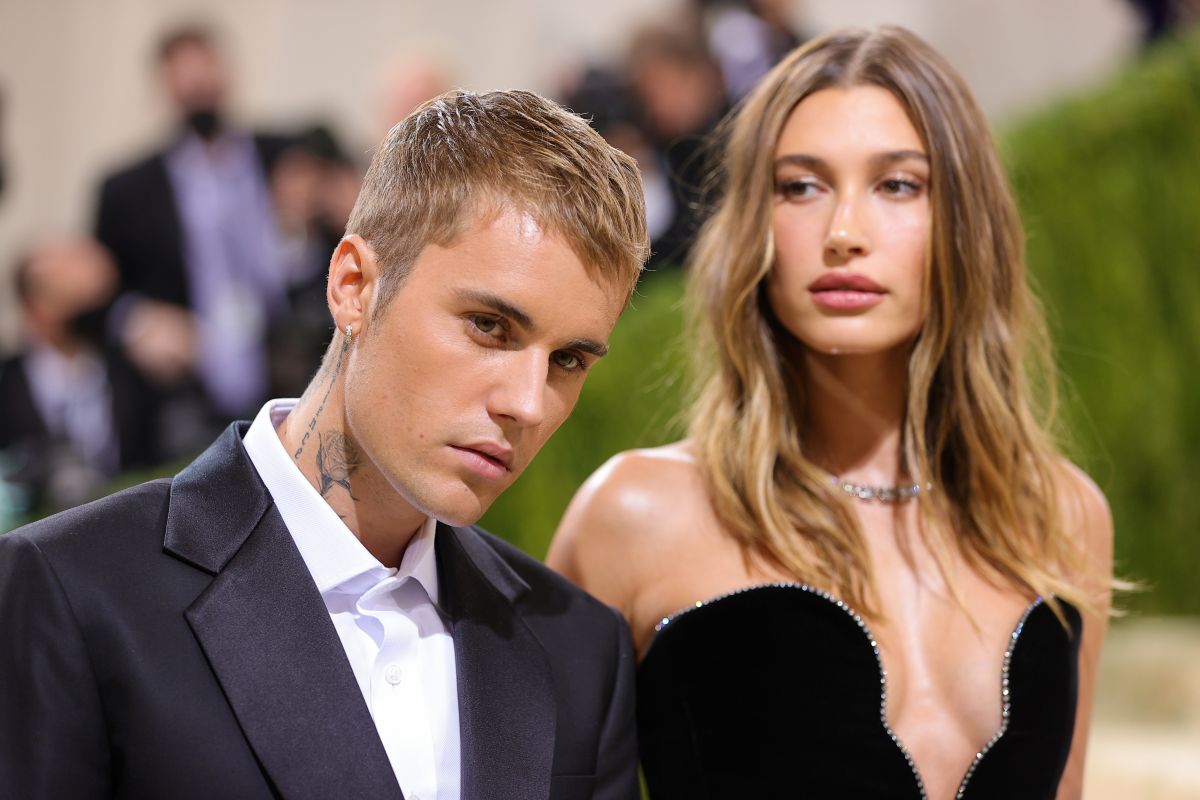 Justin Bieber’s wife, Hailey Bieber, clarifies that he does not mistreat her and that he is not a moody