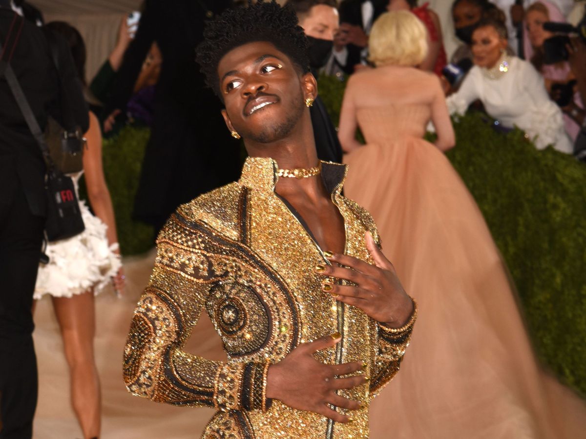 Rapper Lil Nas X boasts “pregnancy belly in his baby shower” and drives social networks crazy