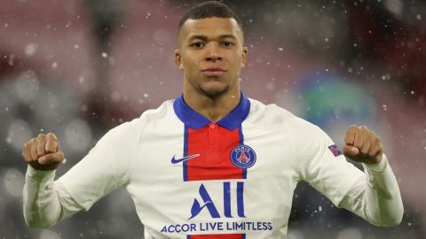 Mbappe se queda en el PSG