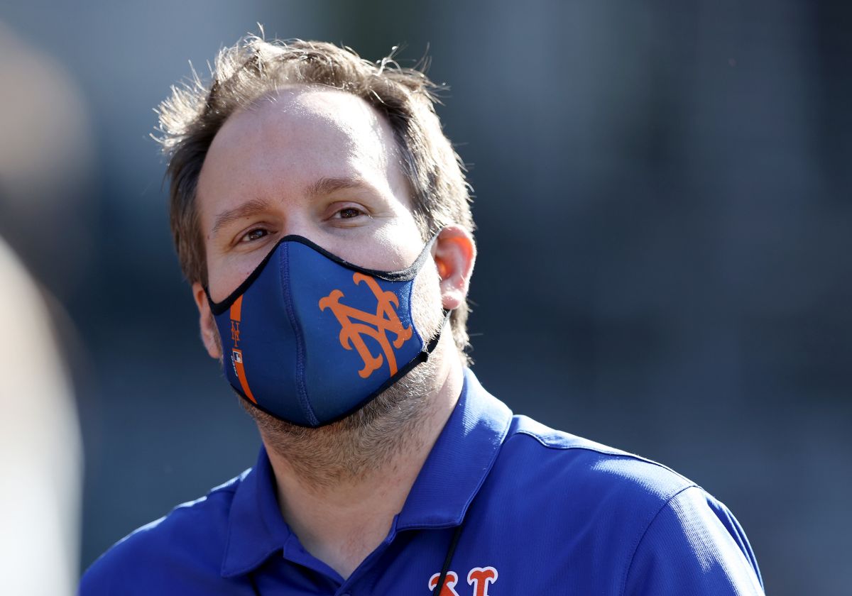 New York disaster: Mets manager arrested for driving while intoxicated