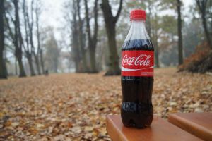 Hombre muere después de beber 1.5 litros de Coca-Cola en 10 minutos