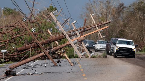 Las autoridades calculan que los cortes de electricidad duren una semana o más en las zonas afectadas.