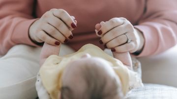 Pareja influencers no asignan género a su bebé