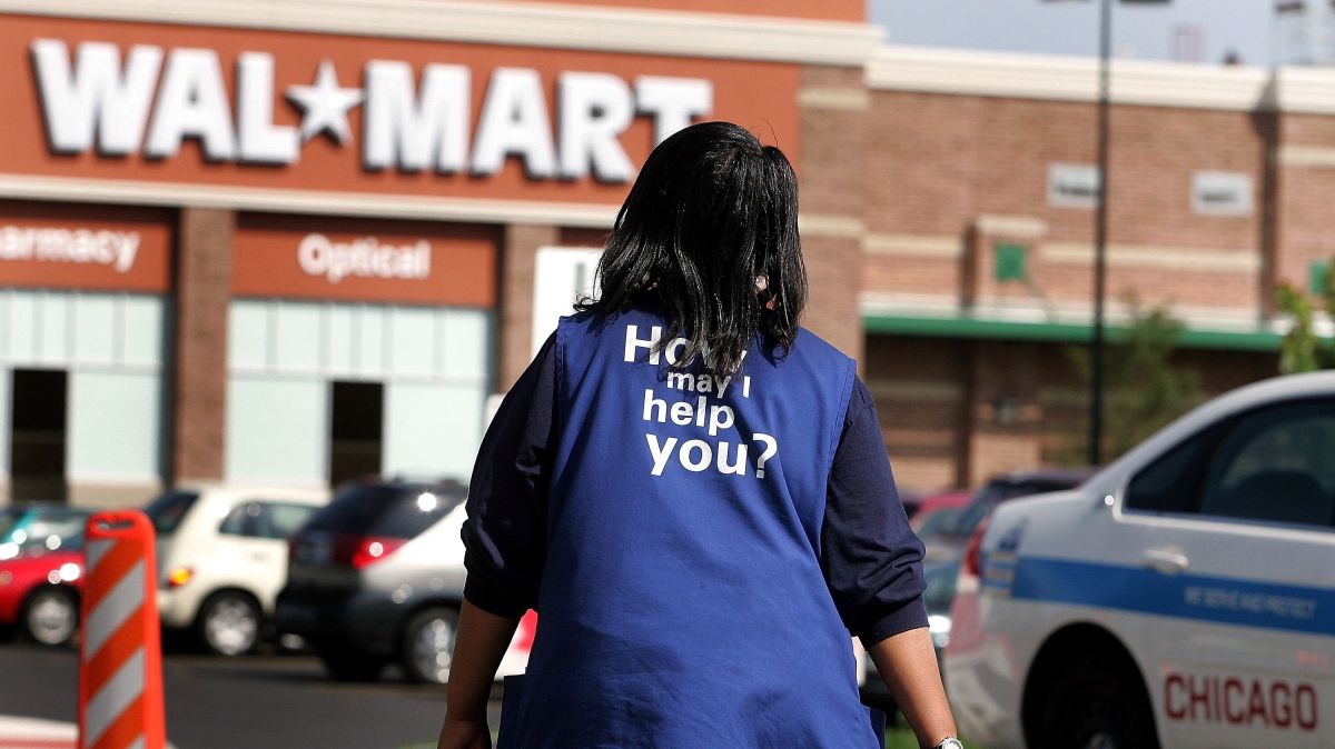Walmart plans to hire 20,000 permanent workers for the holiday season