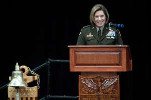 La general Laura J. Richardson hace historia como la primera mujer jefa del Comando Sur de EE.UU.