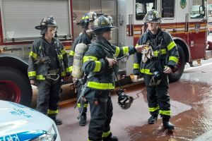 Tragedia de 17 inmigrantes muertos en incendio residencial de Nueva York fue causada por batería de litio e-bike, calentador y puertas defectuosas
