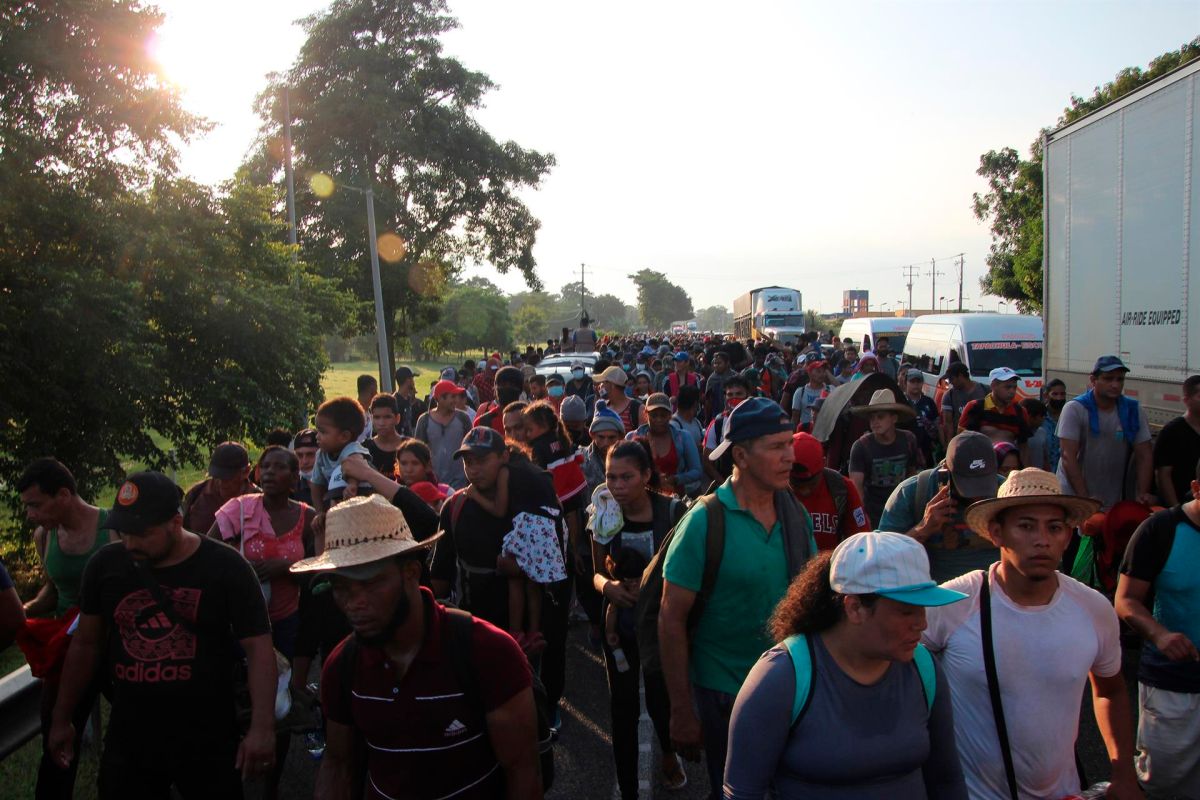 La caravana de migrantes está dispuesta a no detener su paso por México.