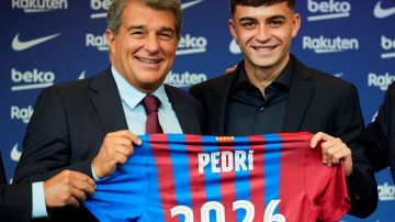 Pedri renueva su contrato con el FC Barcelona hasta 2026