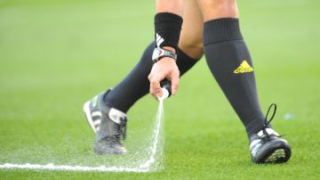 FIFA debe pagar millonaria demanda a creadores del spray 9.15