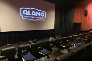 Alamo Drafthouse abrió cine de 14 salas en el downtown de Nueva York