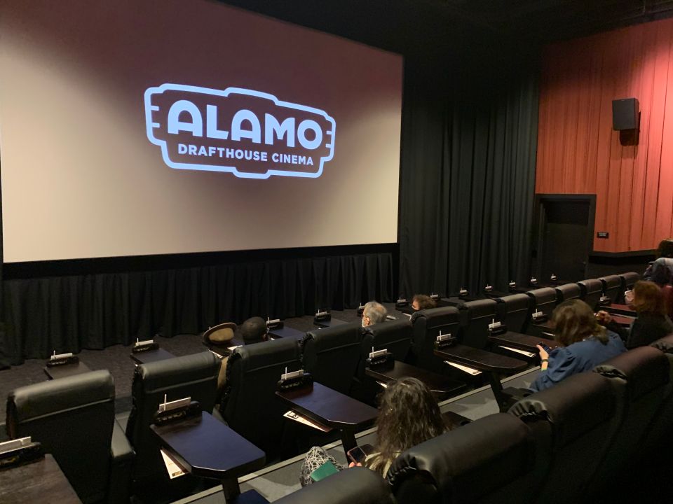Alamo Drafthouse abrió cine de 14 salas en el downtown de Nueva York El Diario NY