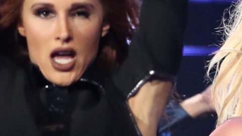 Britney Spears hace revelador baile en Instagram y algunos fans se preocupan.