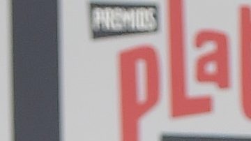 Marina de Tavira y Diego Luna en los Premios Platino 2021.