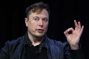 Elon Musk se pasa de ahorrativo, su pareja dice que no compra un colchón nuevo, aunque el que use esté roto