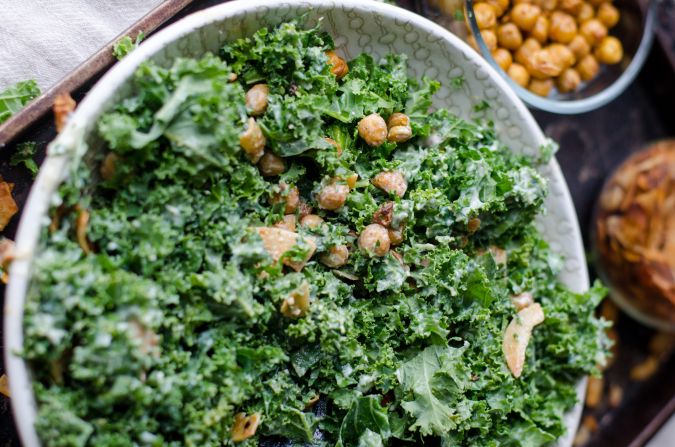 Ensalada de hojas de berza