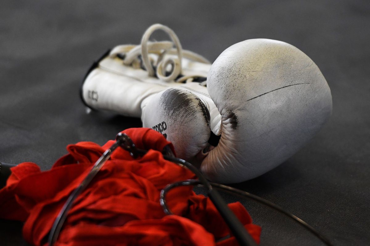 Mexican boxer undergoes emergency surgery after receiving brutal knockout [Video]