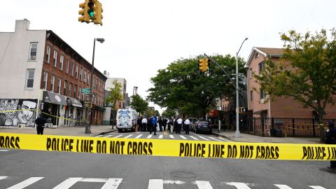 EL DIARIO.- Un joven de 18 años fue atacado por otro estudiante dentro de la escuela secundaria Fannie Lou Hamer en Jennings Avenue en Crotona Park, según fuentes policiales de Nueva York.