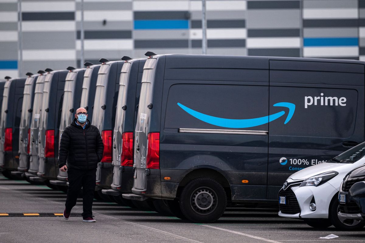 El chofer despedido de Amazon conducía una van de  entregas Prime.