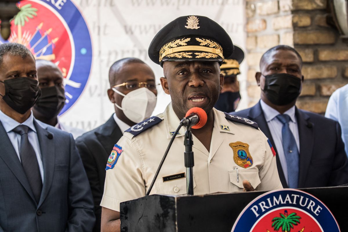 Léon Charles, director de la Policía Nacional de Haití, dimitió este jueves.
