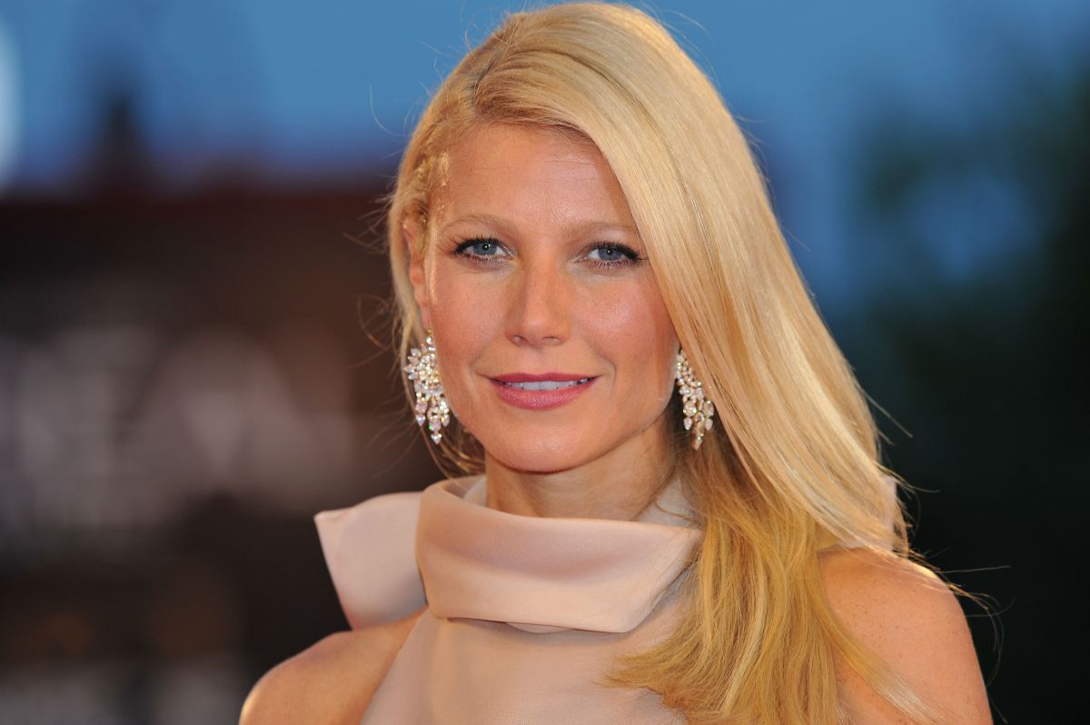 Gwyneth Paltrow claims she nearly died when she gave birth to her first daughter