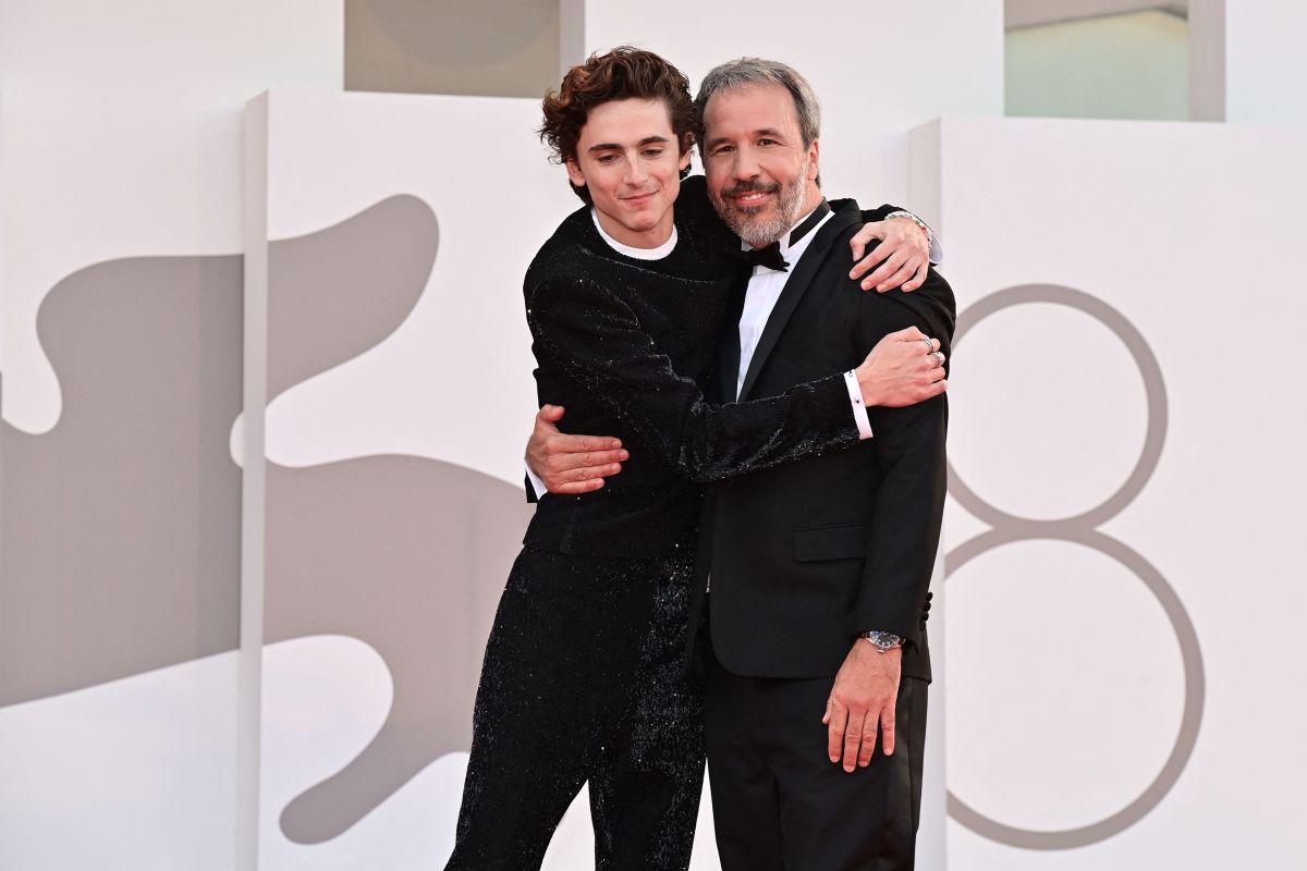 El actor Timothee Chalamet y el director Denis Villeneuve presentes en la proyección de 'Dune' durante la  78 ° del Festival de Cine de Venecia