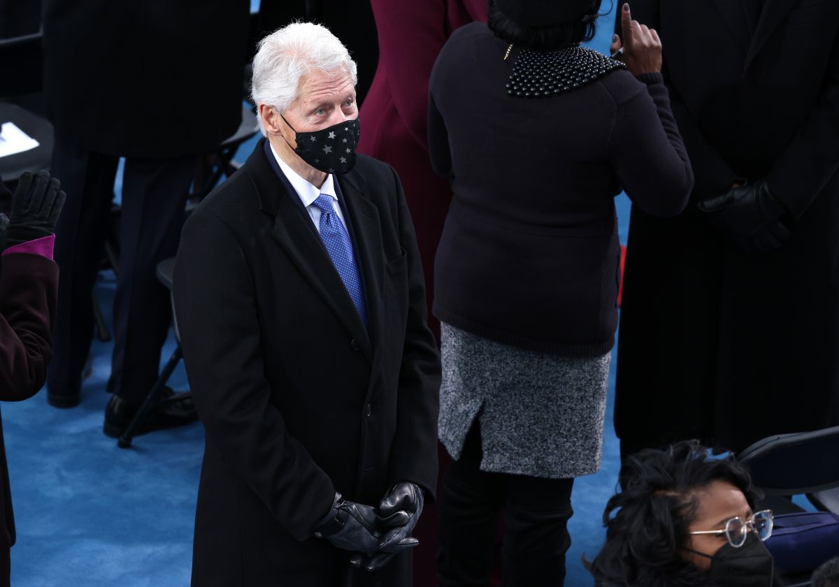 Bill Clinton has advanced in his recovery and hopes to be discharged on Sunday