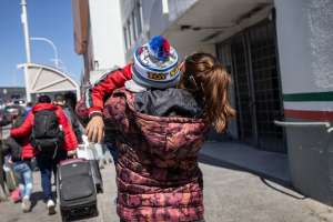 EE.UU. quiere restablecer "Permanecer en México" a mediados de noviembre para solicitantes de asilo